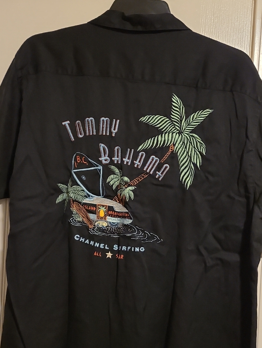 Tommy Bahama Silk Button Down Embroidered Back Shirt Black Size L, Silk Surfing